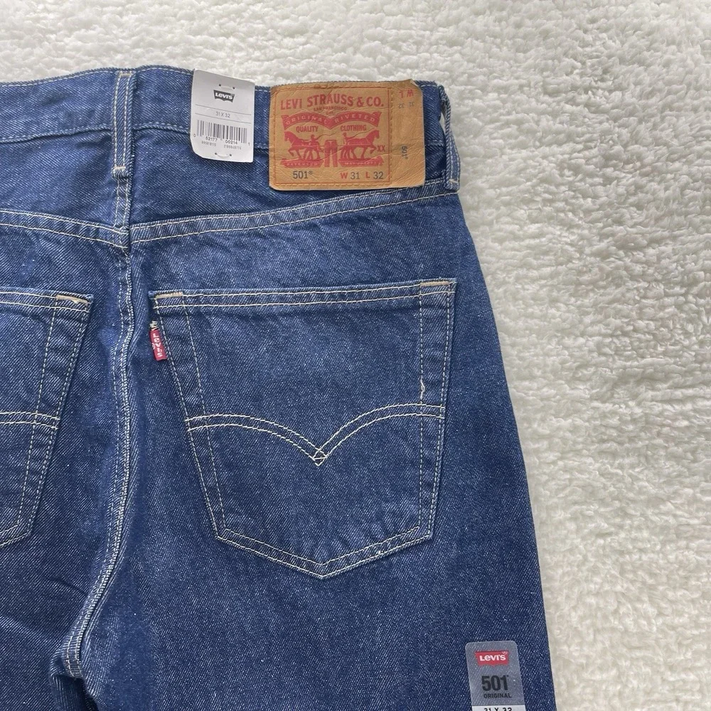Levis 501 Jeans Mens 31x32 Blue Original Straight Button Fly Denim Grunge New